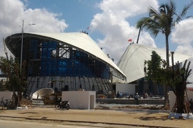 Festival đã bế mạc, nhà hát trăm tỷ vẫn “ì ạch” chưa xong 