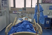 Bán nương cứu chồng, người vợ nghèo cạn tiền, bật khóc cầu cứu