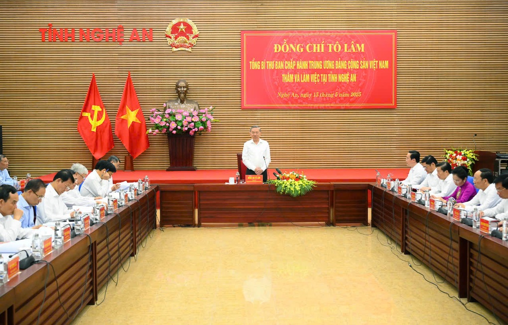 Tổng Bí thư: Nghệ An phải hành động bằng tinh thần của người tiên phong - 1 Tổng Bí thư: Nghệ An phải hành động bằng tinh thần của người tiên phong - 1