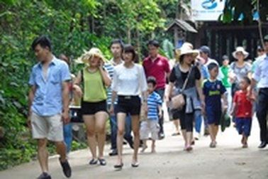 Quảng Bình: Du khách đến Phong Nha trong dịp lễ tăng kỉ lục