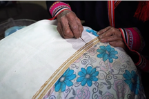 Nghệ thuật vẽ sáp ong độc đáo của người Dao Tiền ở bản Suối Lìn, Sơn La