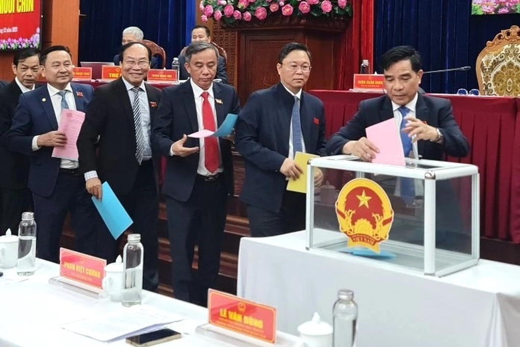 Ông Lê Văn Dũng điều hành Đảng bộ tỉnh Quảng Nam - 1 Ông Lê Văn Dũng điều hành Đảng bộ tỉnh Quảng Nam - 1