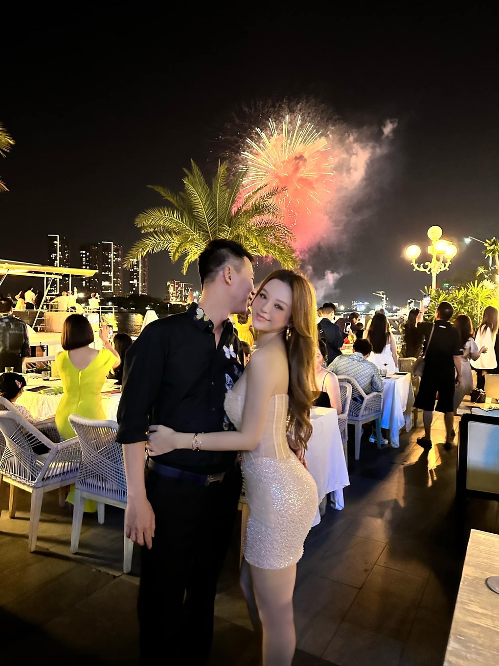 Cựu hot girl Huyền Baby: Nhan sắc ko tuổi hạc, ông chồng cho tới 24 tỷ VNĐ chi lặt vặt - 12 Cựu hot girl Huyền Baby: Nhan sắc ko tuổi hạc, ông chồng cho tới 24 tỷ VNĐ chi lặt vặt - 12