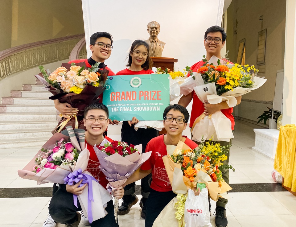 Sinh viên trường ĐH Y Hà Nội vô địch cuộc thi Olympic tiếng Anh toàn quốc - 2 Sinh viên trường ĐH Y Hà Nội vô địch cuộc thi Olympic tiếng Anh toàn quốc - 2