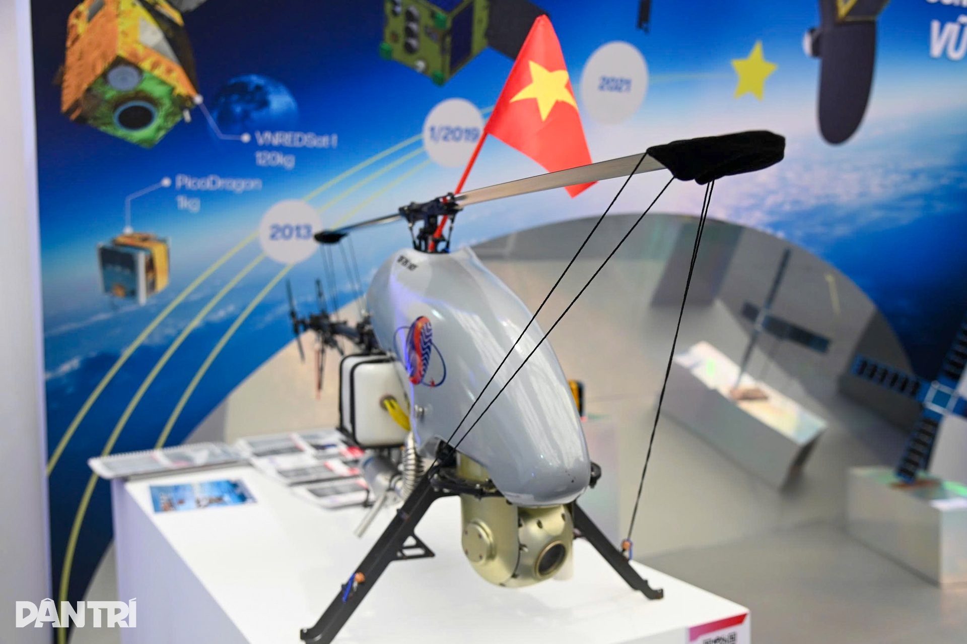 Đa dạng các loại drone công nghệ cao tại triển lãm 80 năm - 14 Đa dạng các loại drone công nghệ cao tại triển lãm 80 năm - 14