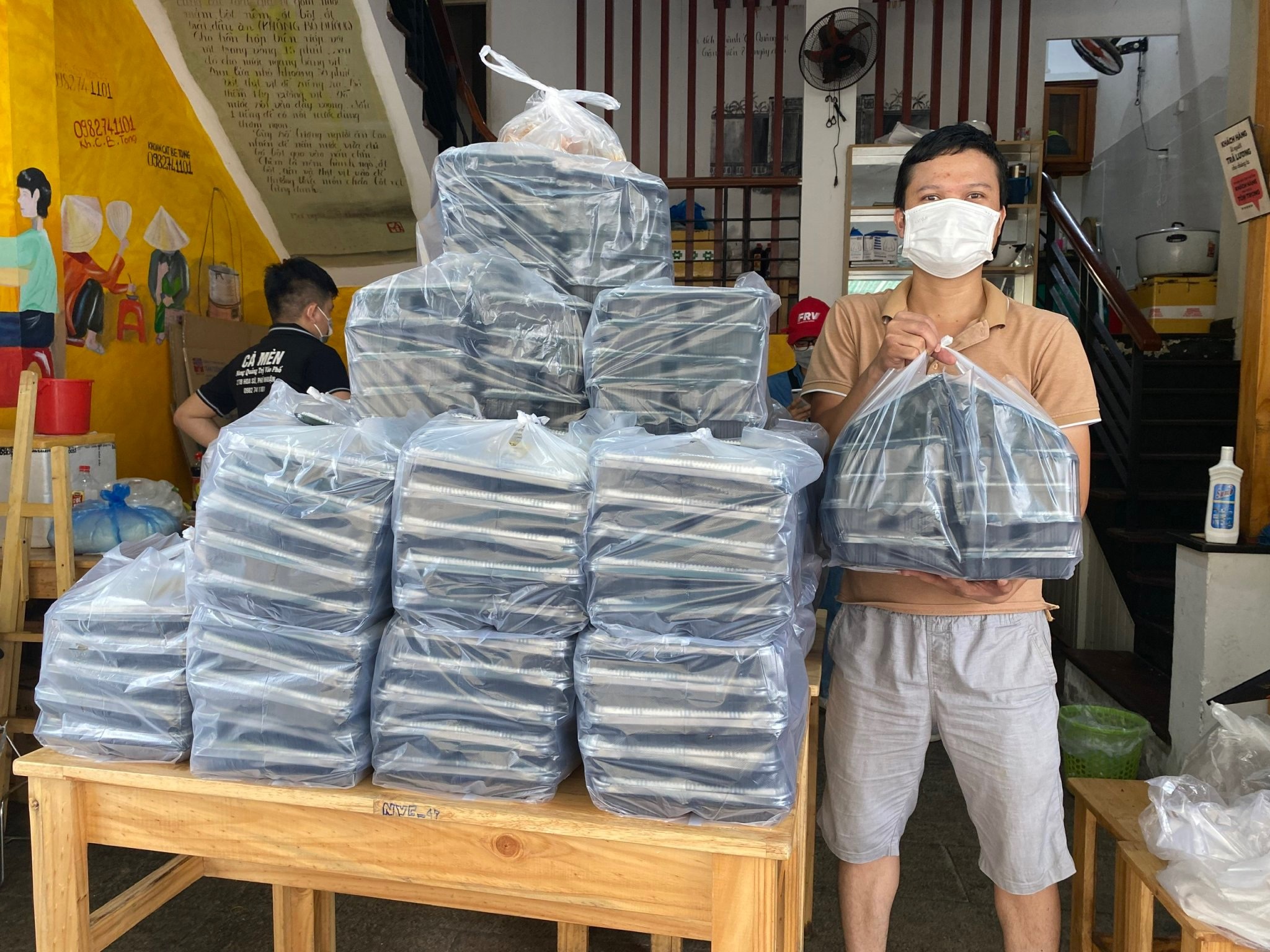 9X bỏ việc lương nghìn USD, đưa món ăn quê đến 20 nước - 4 9X bỏ việc lương nghìn USD, đưa món ăn quê đến 20 nước - 4