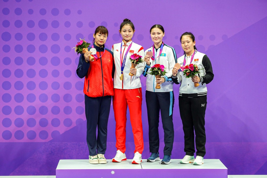 Các nữ võ sĩ Karate Việt Nam nói điều bất ngờ về tấm HCV ở Asiad 19 - 5 Các nữ võ sĩ Karate Việt Nam nói điều bất ngờ về tấm HCV ở Asiad 19 - 5