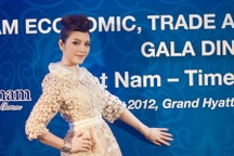 Lý Nhã Kỳ quảng bá du lịch tại Hồng Kông