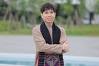 Nam sinh mồ côi, từ nhân viên chạy bàn đến học bổng hơn 1 tỷ đồng