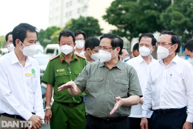 Thủ tướng Phạm Minh Chính thị sát bệnh viện dã chiến 16.000 giường ở TPHCM