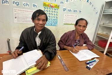 Thoát "ma men" nhờ… vợ dụ dỗ đi học lúc nửa đêm