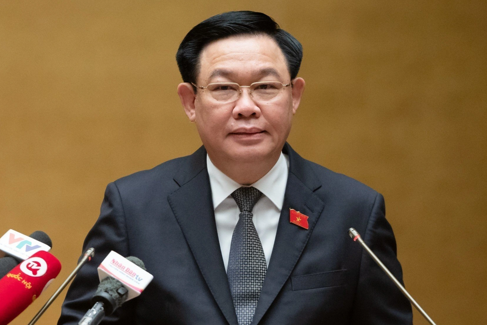 Nữ công nhân không nói lên lời khi đứng trên Hội trường Diên Hồng - 3 Nữ công nhân không nói lên lời khi đứng trên Hội trường Diên Hồng - 3