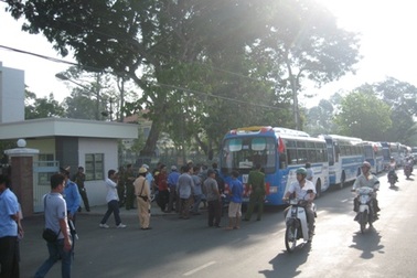 Vụ hàng chục xe phản đối "xe vua": Đình chỉ "xe vua" 1 tháng