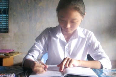 Nữ thủ khoa nghèo ước mong trở thành cô giáo