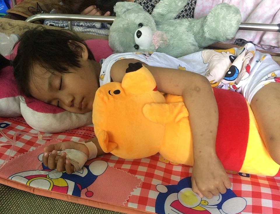 Xót thương gia đình khốn cùng vì 2 đứa con bệnh tật - 5 Xót thương gia đình khốn cùng vì 2 đứa con bệnh tật - 5