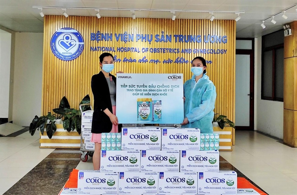 Vinamilk ColosGold chăm sóc dinh dưỡng cho con em y bác sĩ tuyến đầu - 1 Vinamilk ColosGold chăm sóc dinh dưỡng cho con em y bác sĩ tuyến đầu - 1