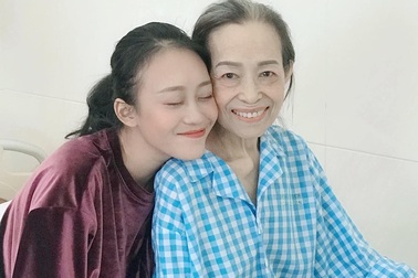 Nghệ sĩ múa bật khóc kể về thời khắc đang biểu diễn thì nghe tin mẹ hấp hối