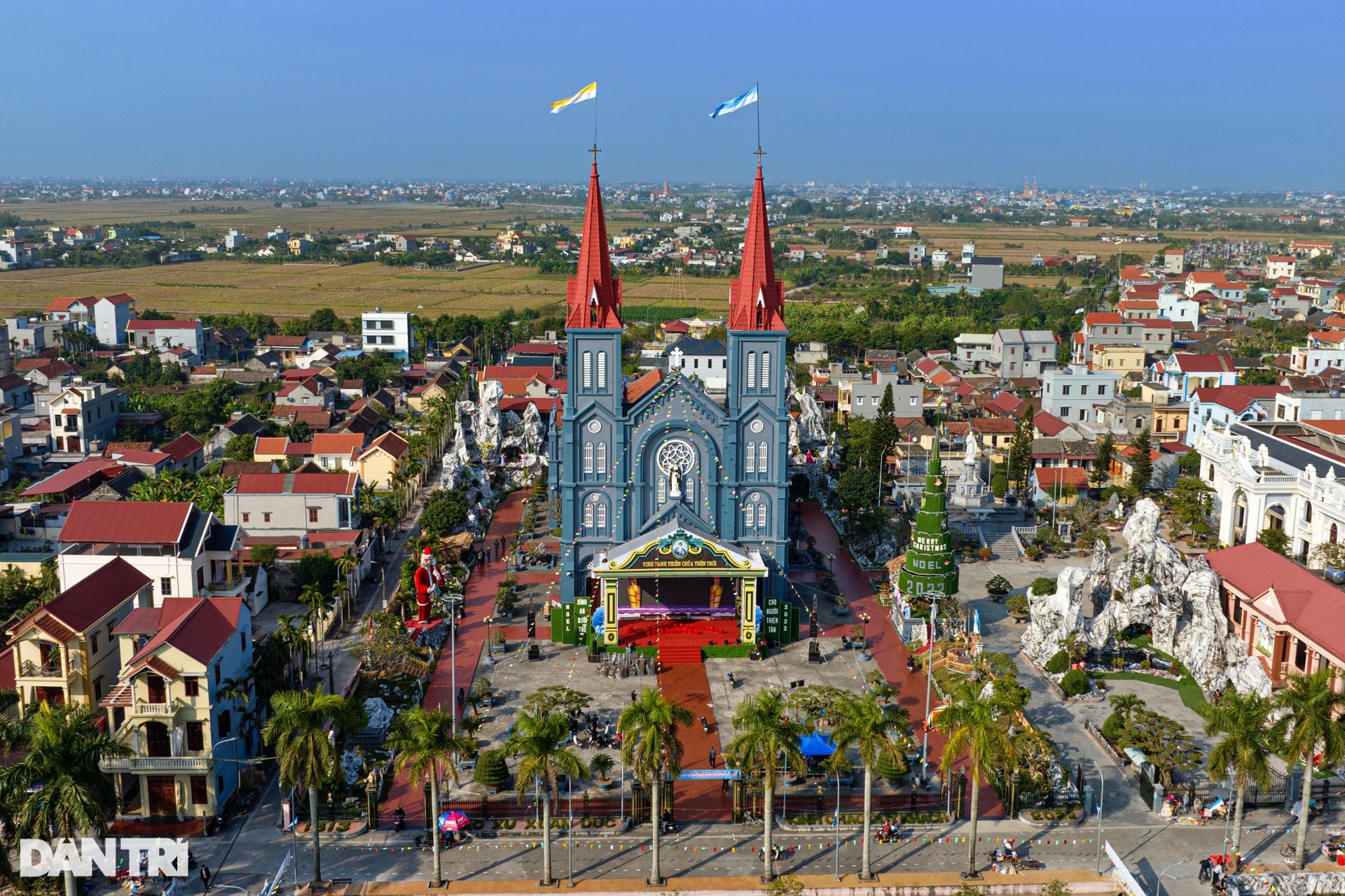 Xứ sở nhiều nhà thờ nhất Việt Nam trang hoàng lộng lẫy đón Giáng sinh - 12 Xứ sở nhiều nhà thờ nhất Việt Nam trang hoàng lộng lẫy đón Giáng sinh - 12