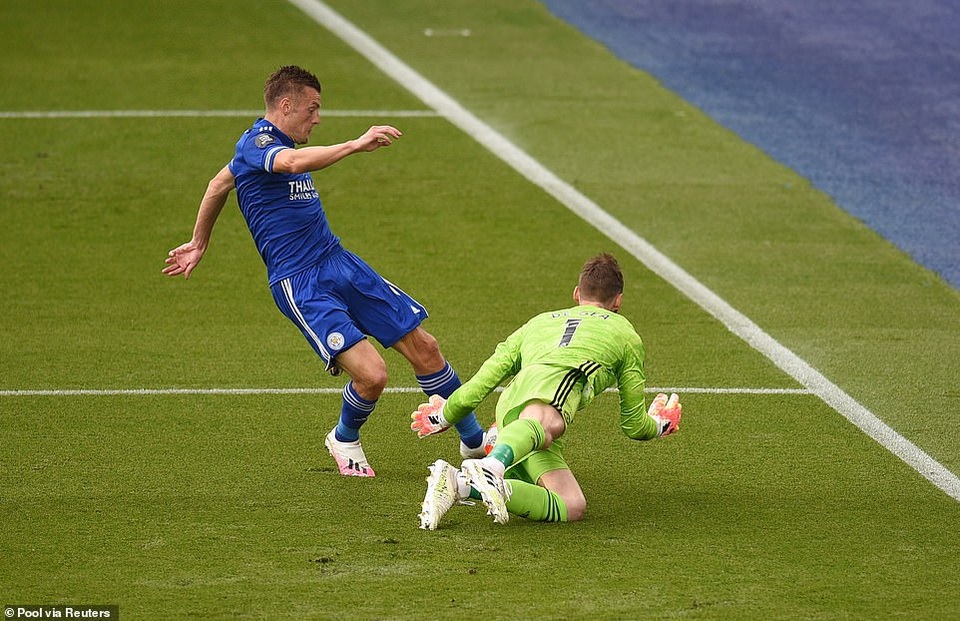 Jamie Vardy giành danh hiệu Chiếc giày vàng trong ngày buồn của Leicester - 1 Jamie Vardy giành danh hiệu Chiếc giày vàng trong ngày buồn của Leicester - 1