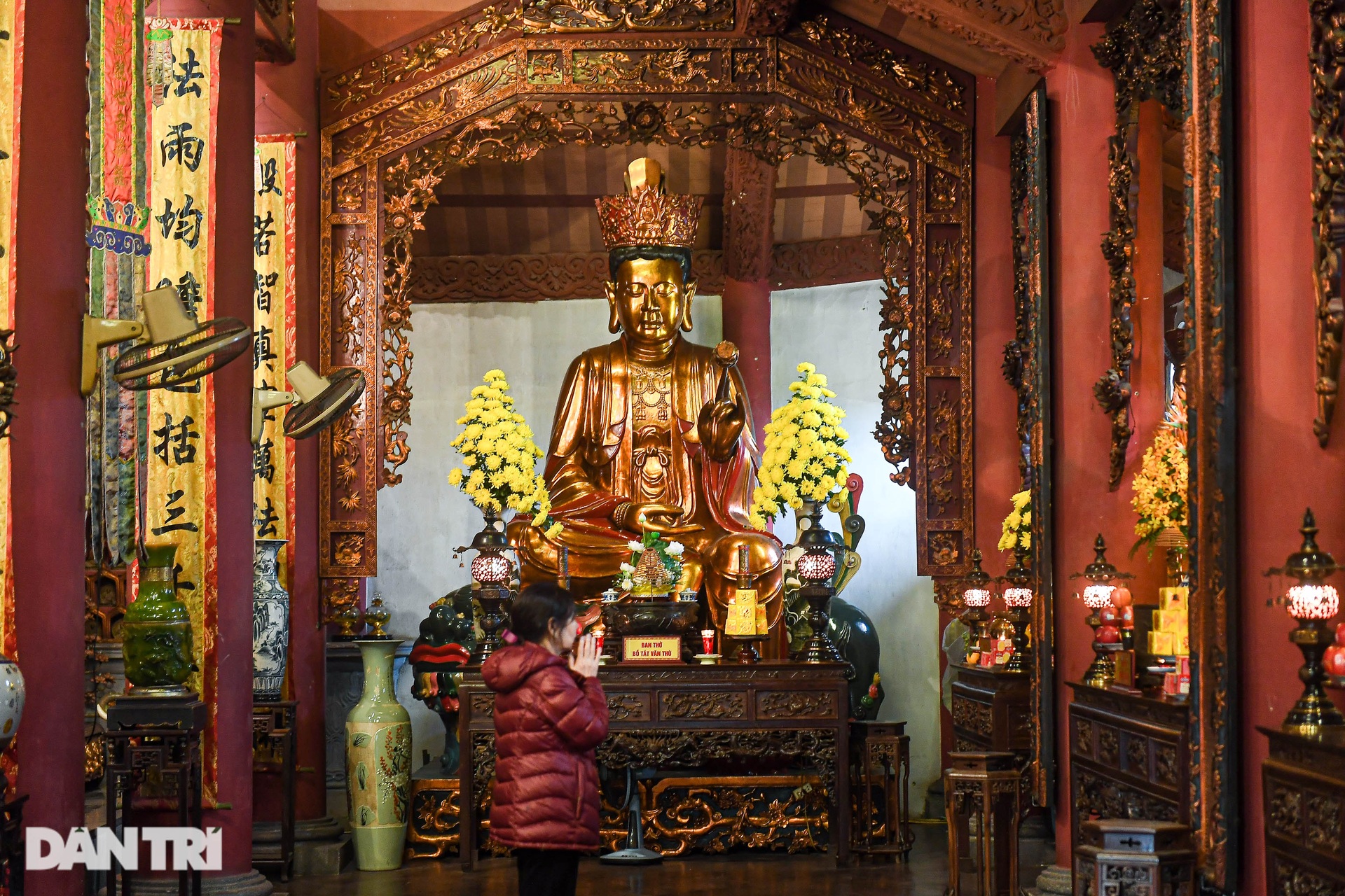 Ancient pagoda with 3 floors and 20 roofs, the largest wooden Buddha statue in Vietnam - 10