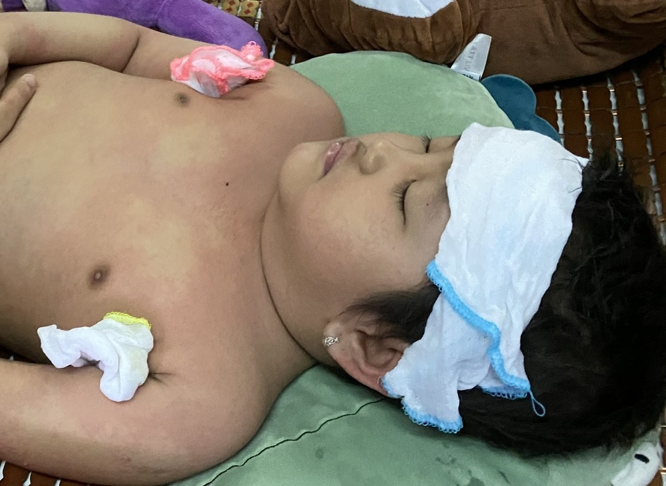 Xót thương bé gái 6 tuổi lần thứ 2 đối mặt tử thần vì bệnh hiểm - 1 Xót thương bé gái 6 tuổi lần thứ 2 đối mặt tử thần vì bệnh hiểm - 1