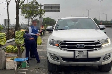 "Cần có camera giám sát, có biển cấm bán hàng dưới chân cầu Thanh Trì"