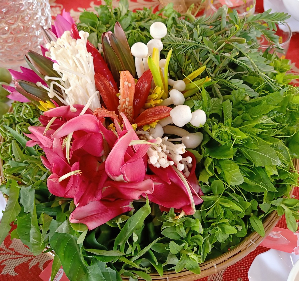 Về đất U Minh Hạ thưởng thức mắm, chỉ nhìn rau thôi cũng đã thèm - 6 Về đất U Minh Hạ thưởng thức mắm, chỉ nhìn rau thôi cũng đã thèm - 6
