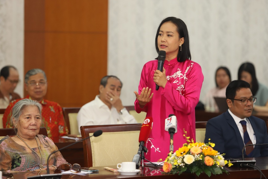 Gặp lãnh đạo TPHCM, nghệ sĩ bày tỏ về phim Mai của Trấn Thành - 3 Gặp lãnh đạo TPHCM, nghệ sĩ bày tỏ về phim Mai của Trấn Thành - 3