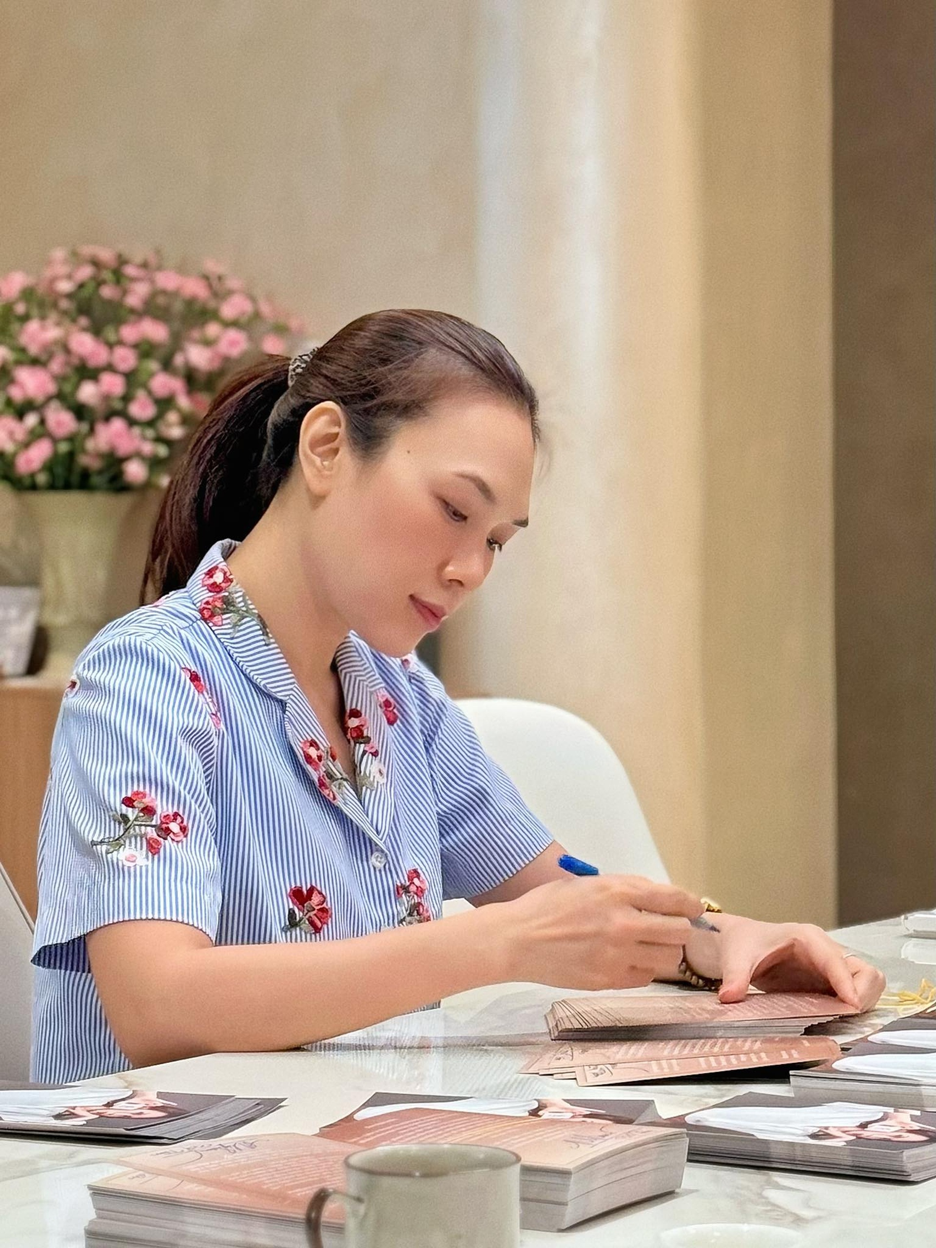 Mỹ Tâm tuổi 44: Nhan sắc trẻ trung, cuộc sống bình dị ở nhà vườn nghìn m2 - 6 Mỹ Tâm tuổi 44: Nhan sắc trẻ trung, cuộc sống bình dị ở nhà vườn nghìn m2 - 6