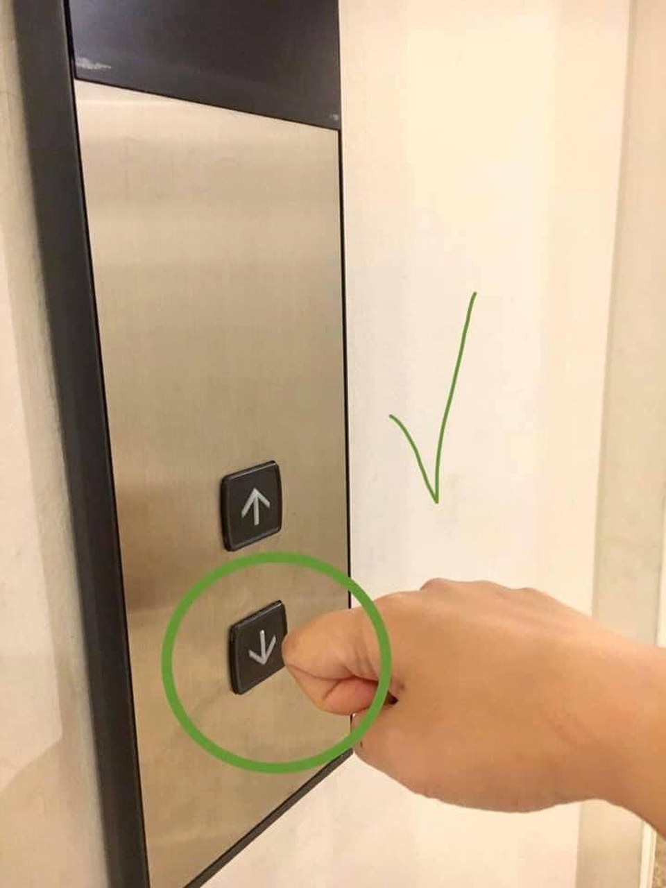 Hài hước chuyện dân chung cư chỉ nhau cách phòng tránh dịch virus corona - 3 Hài hước chuyện dân chung cư chỉ nhau cách phòng tránh dịch virus corona - 3