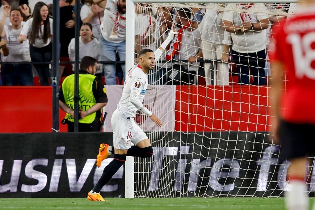 Maguire, De Gea mắc lỗi khiến Man Utd thua 0-3 trước Sevilla - 5 Maguire, De Gea mắc lỗi khiến Man Utd thua 0-3 trước Sevilla - 5