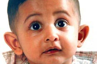 Anh: Bé 11 tháng tuổi tử vong vì bác sĩ tắc trách