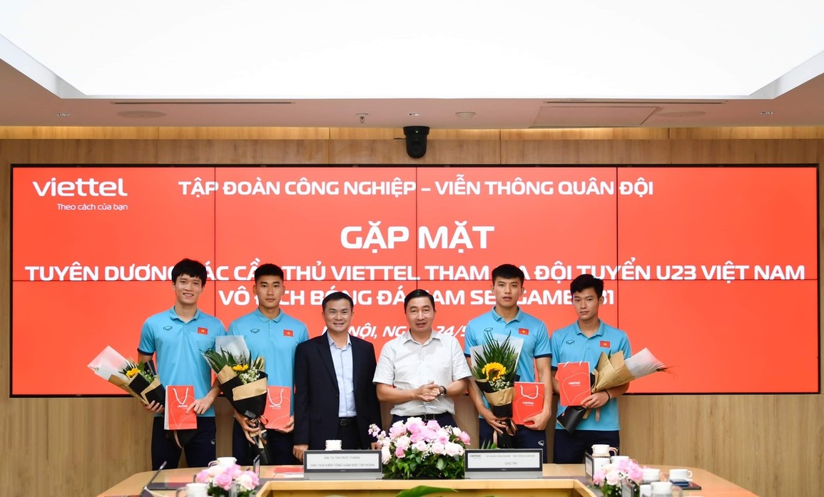 Các cầu thủ CLB Viettel nói gì sau khi giành HCV SEA Games 31? - 1 Các cầu thủ CLB Viettel nói gì sau khi giành HCV SEA Games 31? - 1