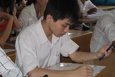 Hai phương án xử lý sự cố giám thị ký nhầm