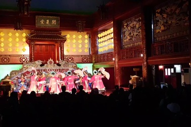 Nhà hát Nghệ thuật Truyền thống Cung đình Huế biểu diễn phục vụ du khách tại nhà hát Duyệt Thị Đường