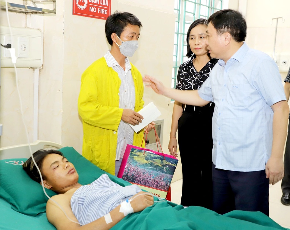 500 người tạm ngưng tìm kiếm nạn nhân vụ sạt lở ở Hà Giang - 2 500 người tạm ngưng tìm kiếm nạn nhân vụ sạt lở ở Hà Giang - 2