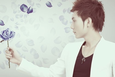 Cựu thành viên nhóm Biển Xanh ra mắt “Từ khi em đi”