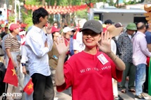 Nghệ sĩ tập A80: Đen Vâu, Hoàng Thuỳ Linh rạng rỡ, Lan Hương U70 vẫn "sung"