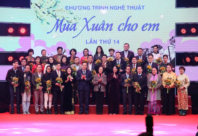 Chương trình “Mùa xuân cho em" lần thứ 14: Lan tỏa tinh thần “lá lành đùm lá rách” - Ảnh 2. Chương trình “Mùa xuân cho em" lần thứ 14: Lan tỏa tinh thần “lá lành đùm lá rách” - Ảnh 2.