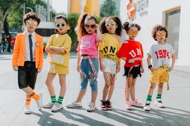 Nhóm mẫu nhí sành điệu "đổ bộ" Tuần lễ thời trang quốc tế VN