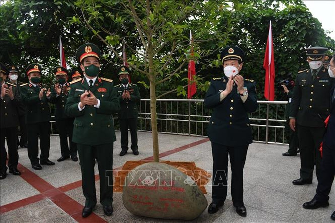 Bộ trưởng Quốc phòng 2 nước Việt - Trung giao lưu hữu nghị tại biên giới - 3 Bộ trưởng Quốc phòng 2 nước Việt - Trung giao lưu hữu nghị tại biên giới - 3