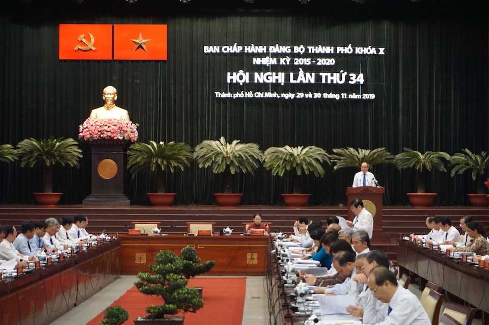 Cán bộ làm trái quy định thì không thể bắt nhân dân làm đúng - 1 Cán bộ làm trái quy định thì không thể bắt nhân dân làm đúng - 1