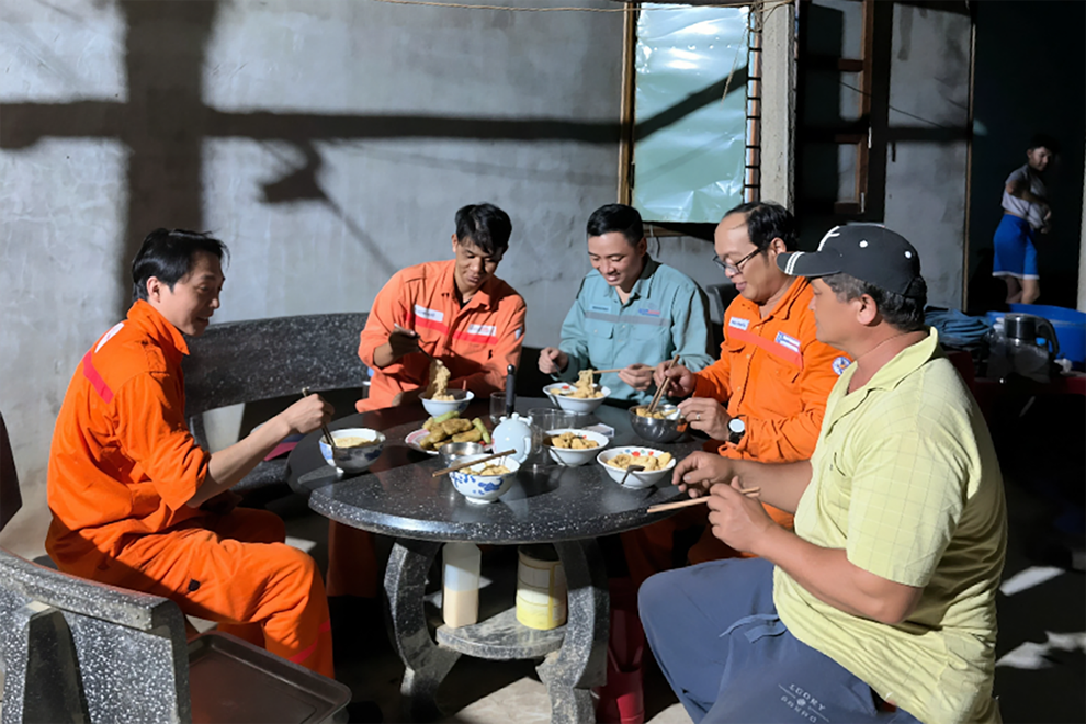 Đoàn thanh niên EVNGENCO2 chung tay hỗ trợ người dân vùng lũ tại Trung Bộ - 3