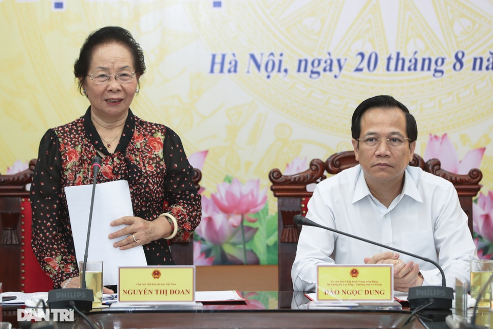 Bàn giao Báo điện tử Dân trí về Bộ Lao động - Thương binh và Xã hội - 2 Bàn giao Báo điện tử Dân trí về Bộ Lao động - Thương binh và Xã hội - 2