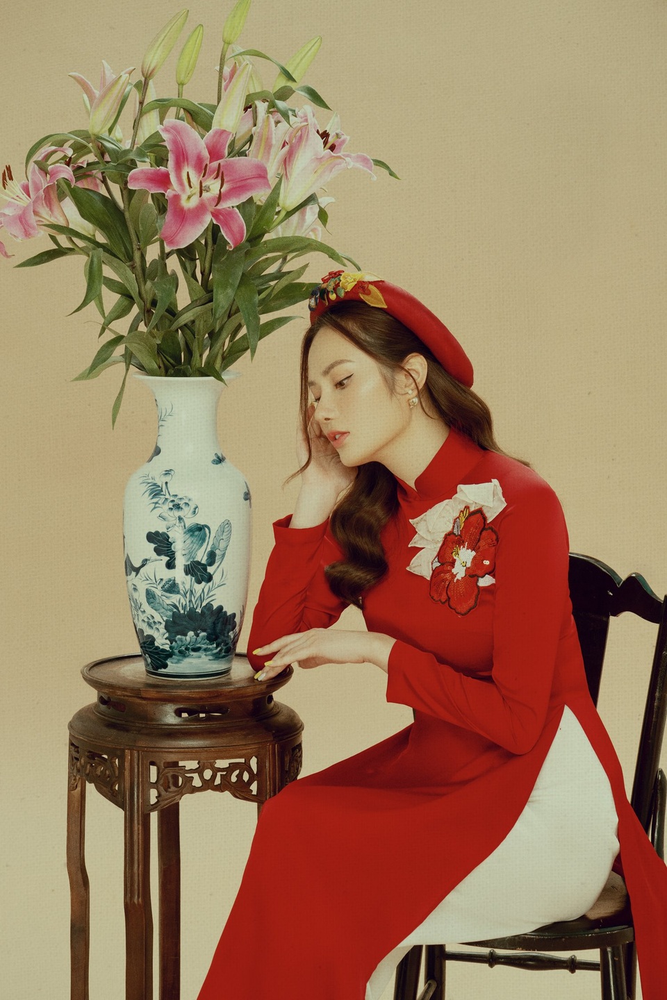 Hoa hậu Diệu Linh đẹp mong manh với áo dài - 7