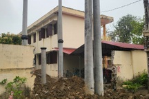 Phụ huynh, giáo viên bức xúc vì trạm biến áp được quy hoạch trong trường