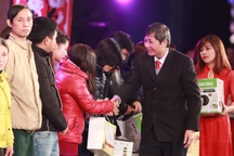 “Tết Sum vầy” tại Bắc Ninh: Trao hơn 1.200 suất quà Tết cho công nhân