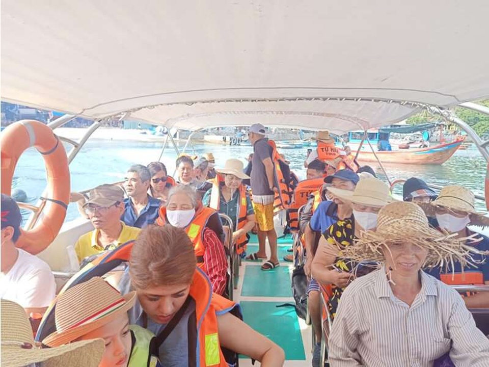 Lựa Chọn Tour 3 Đảo Hay 4 Đảo Nha Trang! - 1 Lựa Chọn Tour 3 Đảo Hay 4 Đảo Nha Trang! - 1