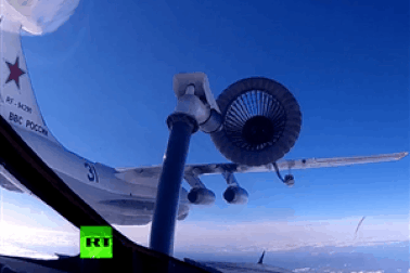 Màn tiếp nhiên liệu kép trên không của máy bay quân sự Nga