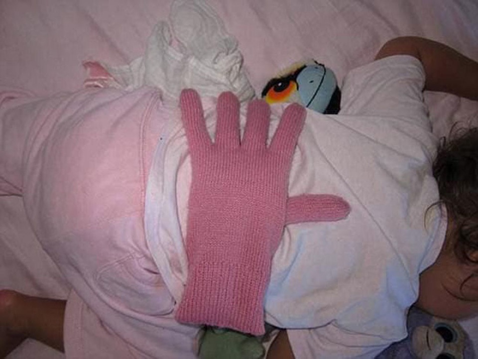 Những khoảnh khắc hài hước khi các bố chăm con - 5